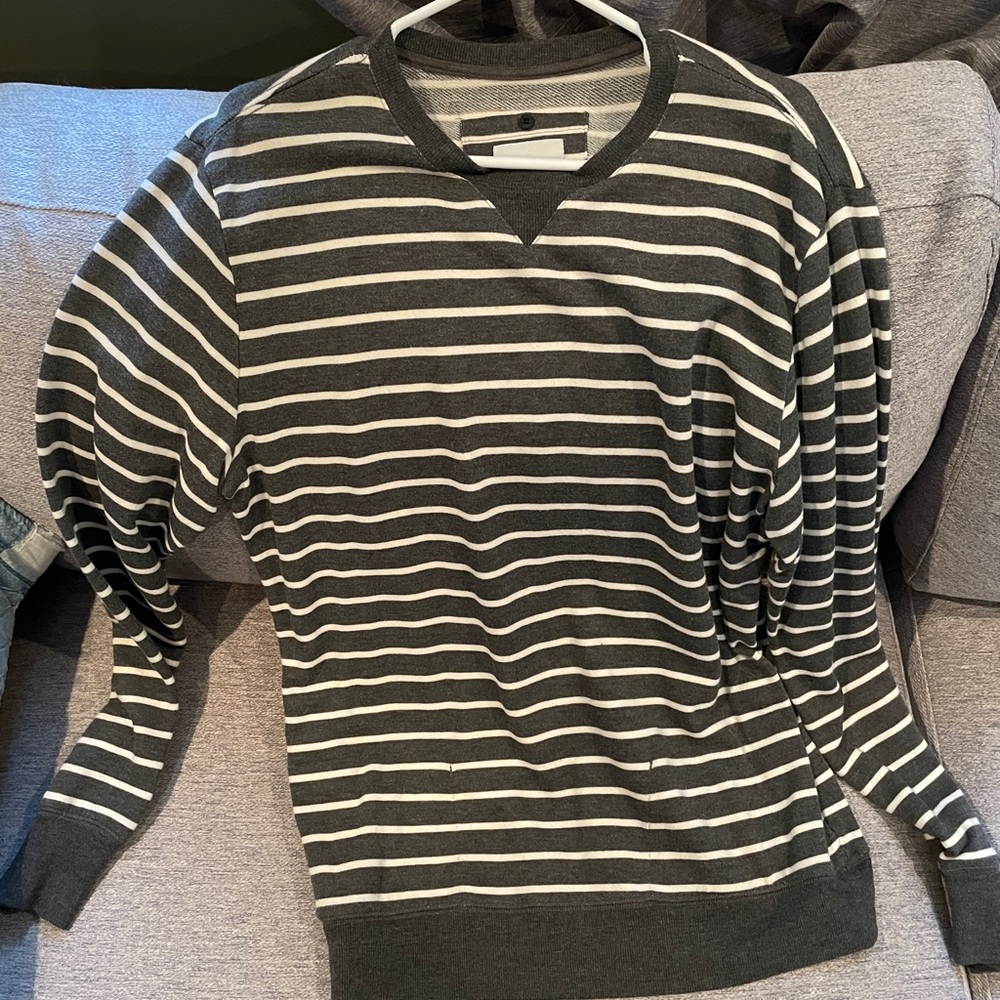 Vstr sweater